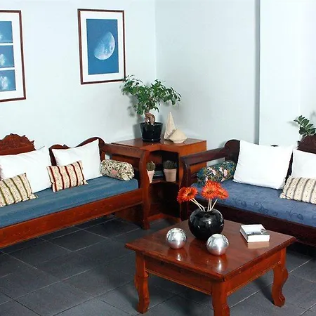 Kalma Hotel Mesariá